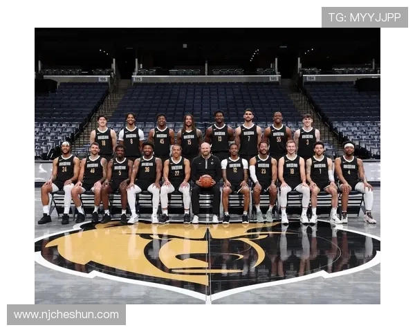 穿球衣接外国友人^ ^